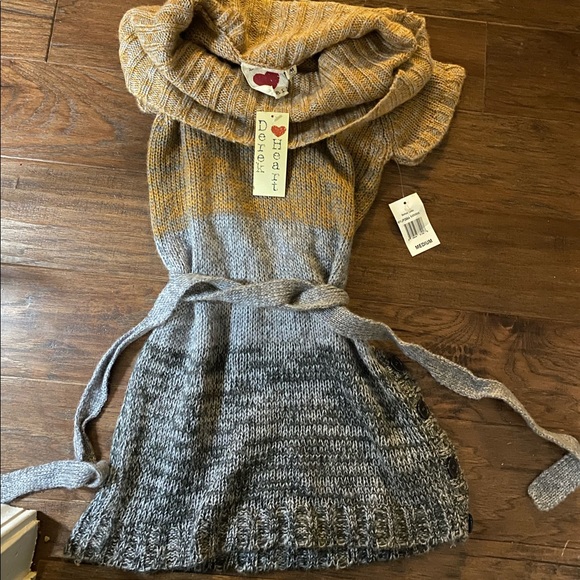 Girl’s/Teen Belted tunic (Derek heart brand ) - Picture 4 of 16